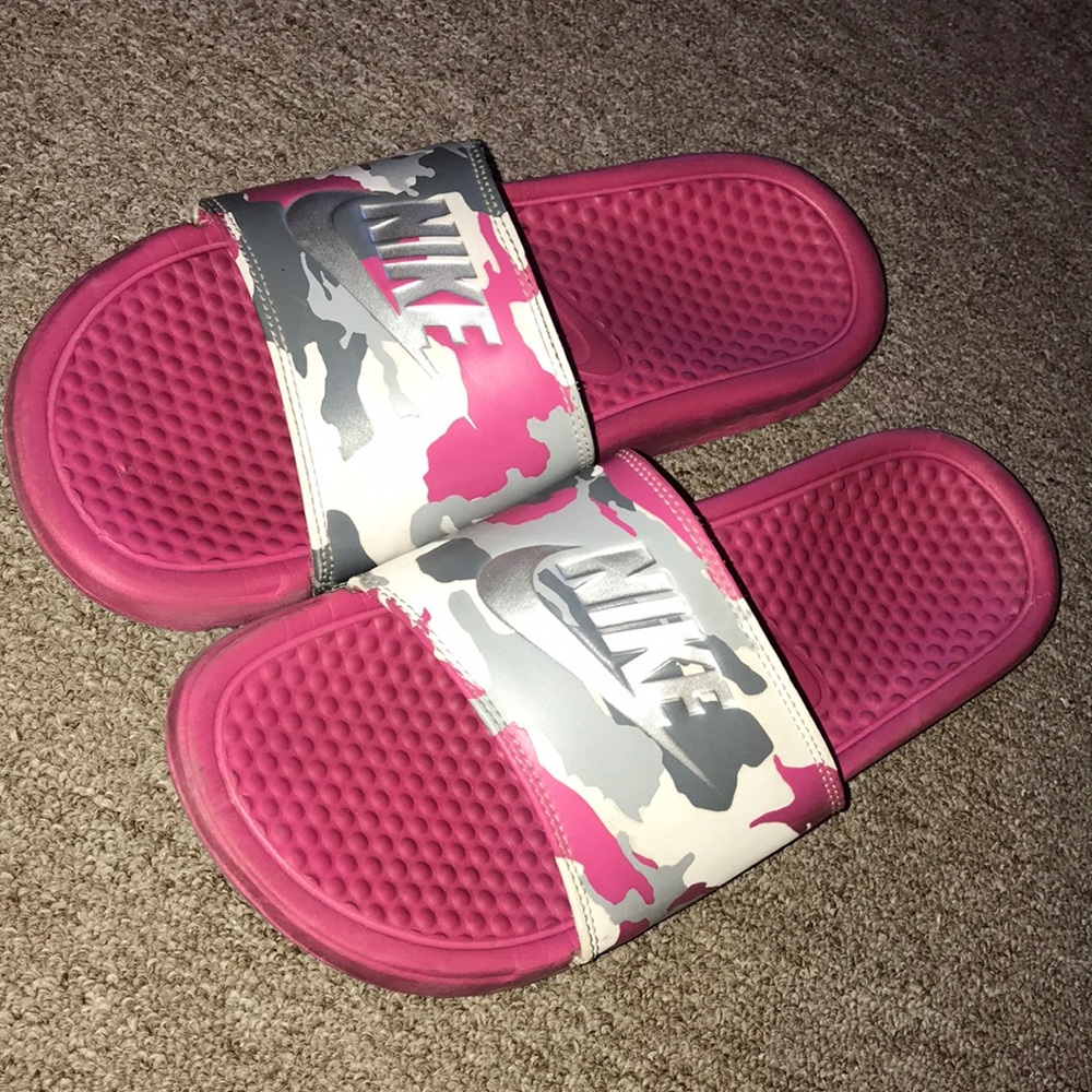 Nike slides